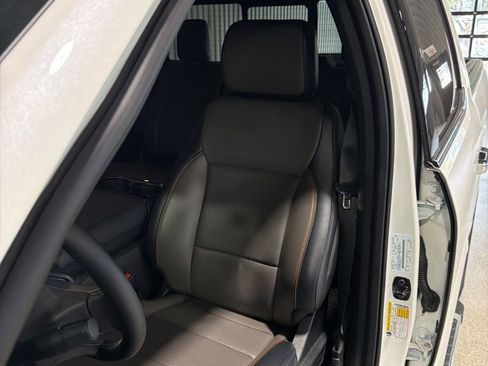 Used 2025 Ford F150 Lariat w/ Equipment Group 501A Mid image 4