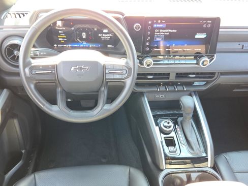 Used 2024 Chevrolet Colorado Trail Boss w/ Technology Package image 11