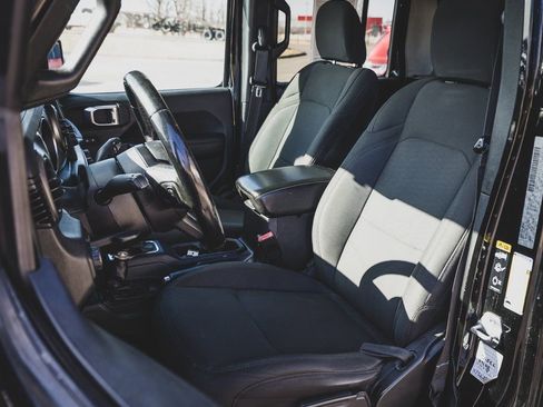 Used 2020 Jeep Gladiator Sport w/ Quick Order Package 24S AWD/4WD image 18