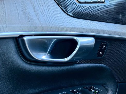 Used 2025 Volvo XC90 T8 Ultra w/ Protection Package image 32