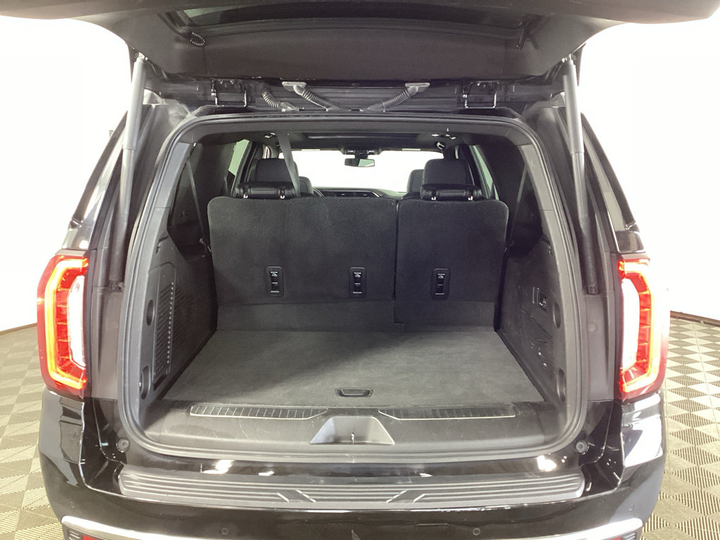 Used 2022 GMC Yukon XL Denali AWD/4WD image 32