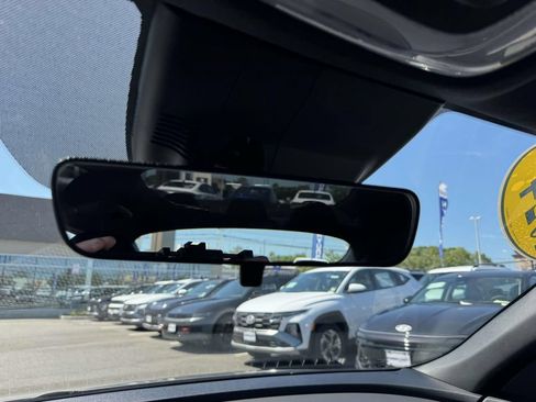 Used 2025 Hyundai Elantra SEL FWD image 28