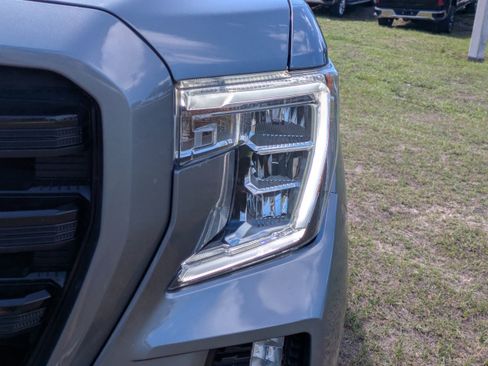 Used 2022 GMC Sierra 1500 Elevation w/ Preferred Package RWD image 10