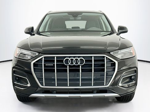 Used 2023 Audi Q5 2.0T Premium w/ Convenience Package AWD/4WD image 2