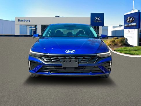 New 2024 Hyundai Elantra Limited image 12