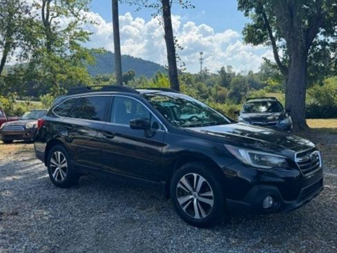 Used 2018 Subaru Outback 2.5i Limited AWD/4WD image 2