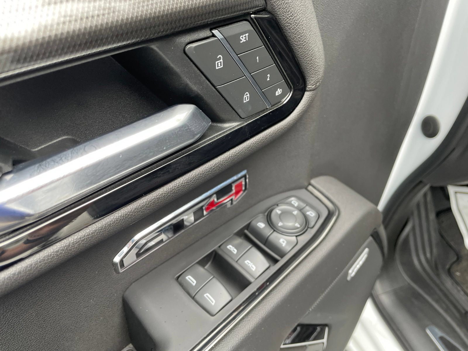 Used 2022 GMC Sierra 1500 AT4 w/ AT4 Premium Package AWD/4WD image 19