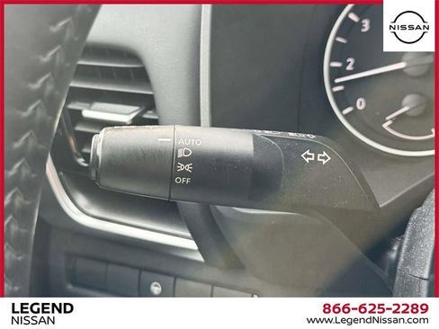 Used 2023 Nissan Rogue SV w/ SV Premium Package image 21