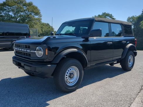 New 2025 Ford Bronco 4-Door image 6