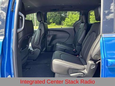 New 2027 Chrysler Pacifica Select FWD image 5