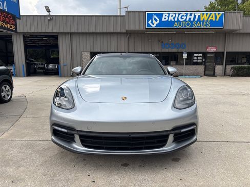 Used 2017 Porsche Panamera image 8