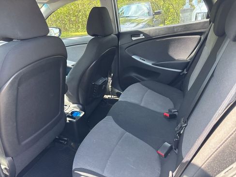 Used 2013 Hyundai Accent GS image 9