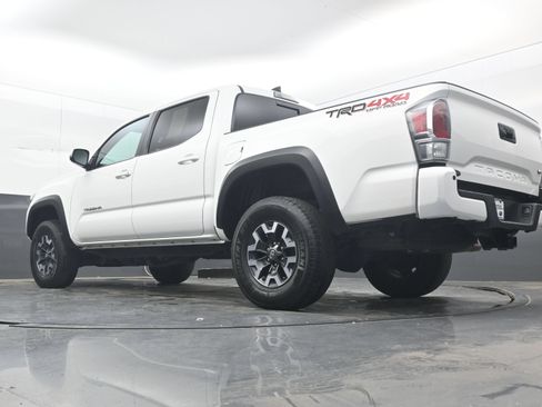 Used 2022 Toyota Tacoma TRD Off-Road w/ Technology Package AWD/4WD image 22