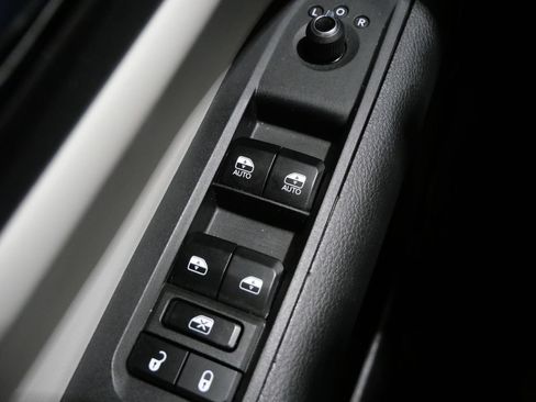Used 2025 Jeep Compass Limited AWD/4WD image 12