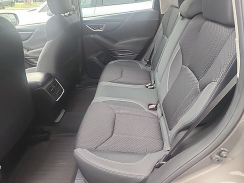Used 2021 Subaru Forester Premium AWD/4WD image 18