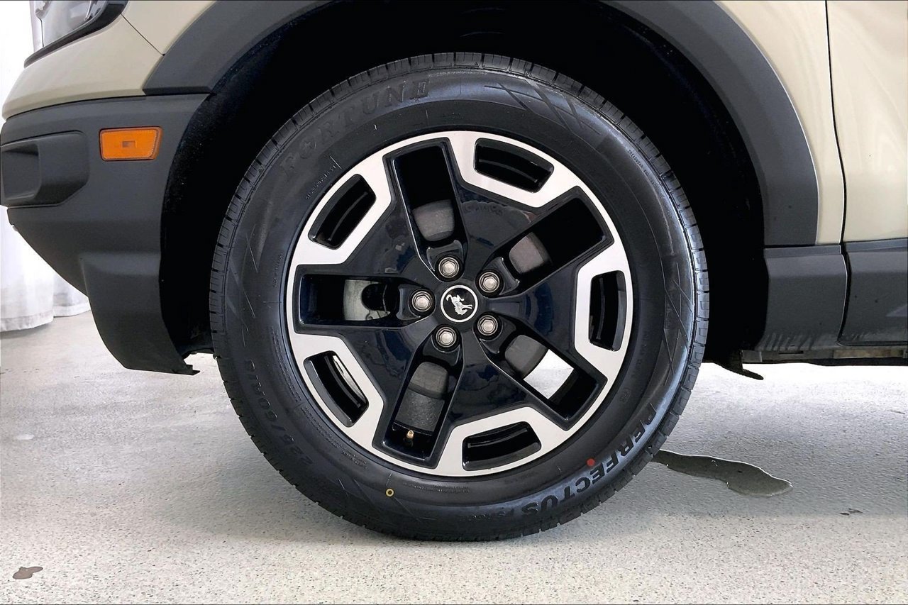 Used 2024 Ford Bronco Sport Outer Banks w/ Tech Package AWD/4WD image 8