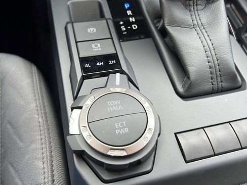 New 2025 Toyota Tacoma SR5 image 18