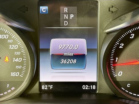 Used 2018 Mercedes-Benz GLC 300 4MATIC image 12