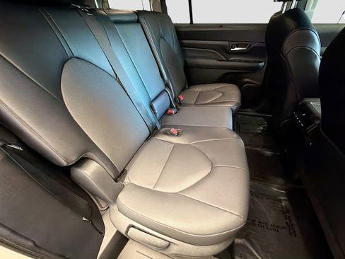 Used 2024 Toyota Grand Highlander XLE image 14