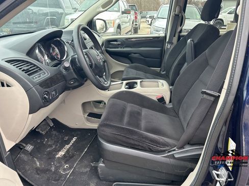 Used 2014 Dodge Grand Caravan SXT image 12