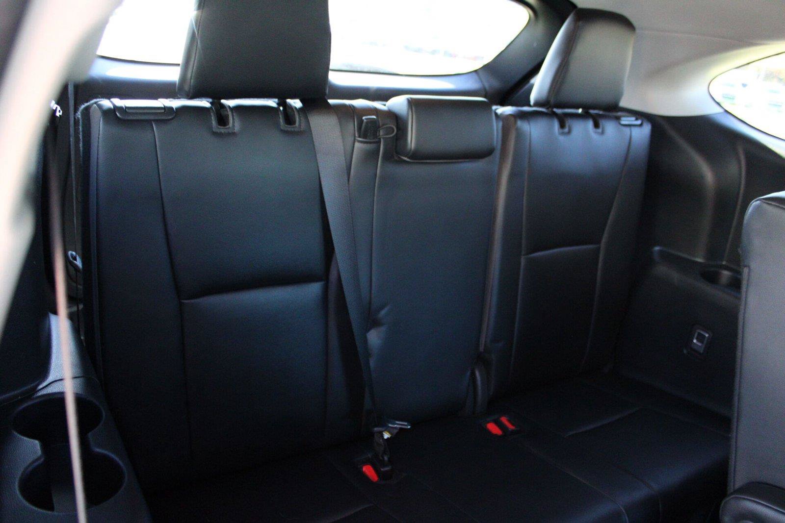 Used 2024 Toyota Highlander XLE AWD/4WD image 13