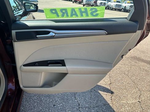 Used 2015 Ford Fusion SE FWD image 15