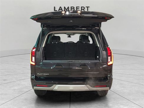 Used 2025 Ford Expedition Platinum AWD/4WD image 9