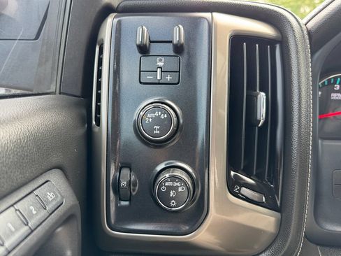 Used 2017 Chevrolet Silverado 1500 High Country AWD/4WD image 15