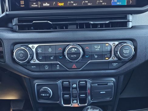 New 2025 Jeep Wrangler Sport S image 22