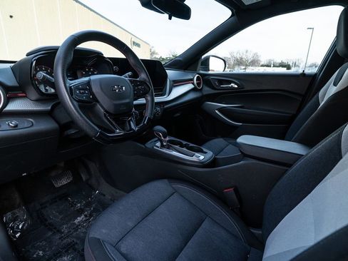 Certified 2025 Chevrolet Trax RS w/ Driver Confidence Package image 13