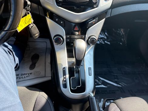 Used 2014 Chevrolet Cruze LT FWD image 21
