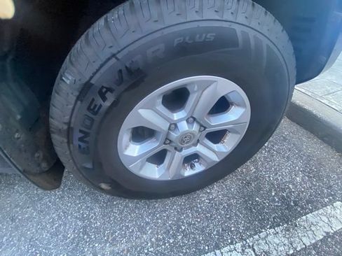 Used 2017 Toyota 4Runner SR5 Premium RWD image 12