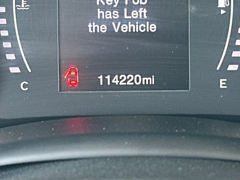 Used 2017 Jeep Renegade Altitude FWD image 28