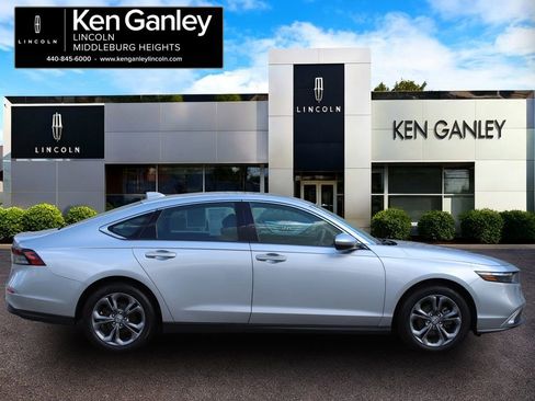 Used 2023 Honda Accord EX image 8