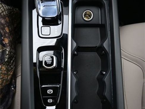 New 2026 Volvo XC60 B5 Core w/ Climate Package image 11