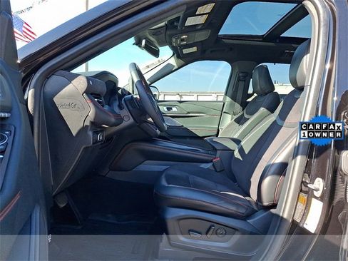 Used 2025 Ford Explorer ST image 13