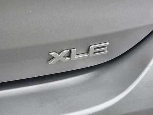 Used 2022 Toyota Highlander XLE FWD image 9