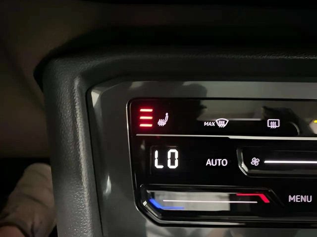 Used 2023 Volkswagen Tiguan SE w/ Panoramic Sunroof Package FWD image 52