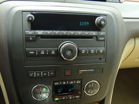 Used 2011 Buick Enclave CXL FWD image 31