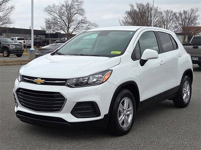 Used 2022 Chevrolet Trax LS w/ Tint and Cruise Package