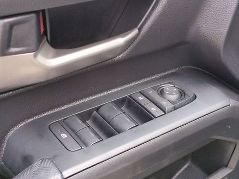 Used 2025 Toyota Tacoma TRD Off-Road AWD/4WD image 13
