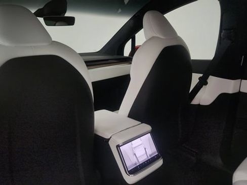 Used 2024 Tesla Model X AWD/4WD image 61