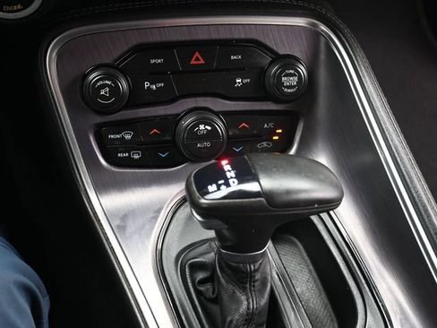 Used 2015 Dodge Challenger R/T image 14