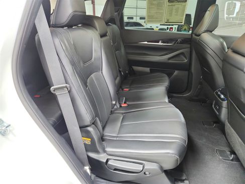 Used 2025 INFINITI QX60 Pure image 42