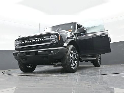 New 2025 Ford Bronco Outer Banks image 24