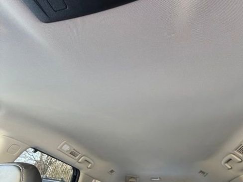 Used 2023 Nissan Pathfinder SL w/ Black Appearance Package image 54