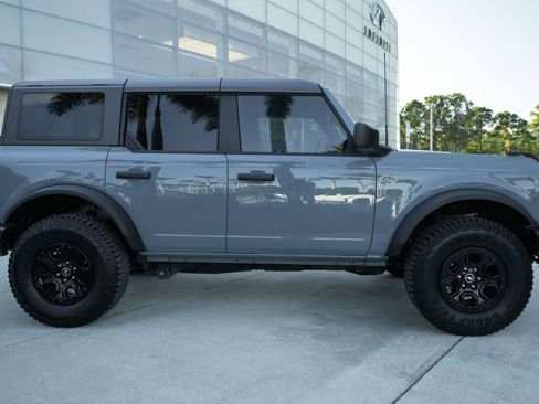 Used 2023 Ford Bronco Wildtrak image 26