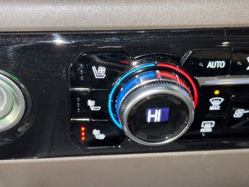 Used 2023 GMC Sierra 1500 SLT w/ SLT Premium Package image 18