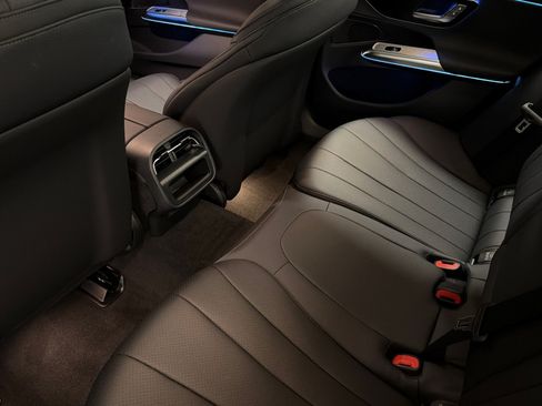 New 2027 Mercedes-Benz E 450 4MATIC Sedan image 11