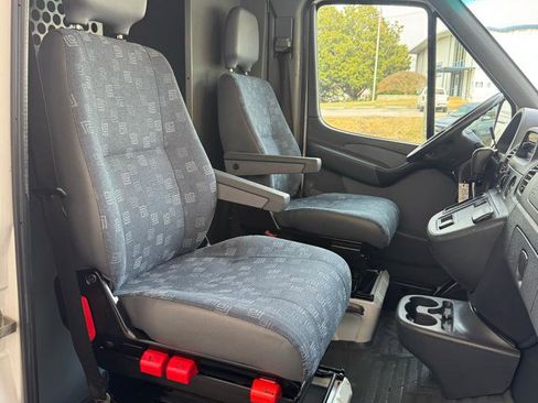 Used 2006 Dodge Sprinter 2500 w/ PWR Convenience Group image 13